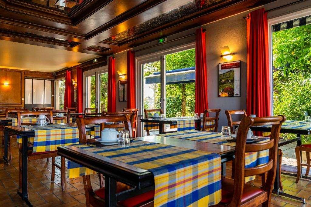 Hotel Newport ヴィルフランシュ・シュル・ソーヌ レストラン 写真