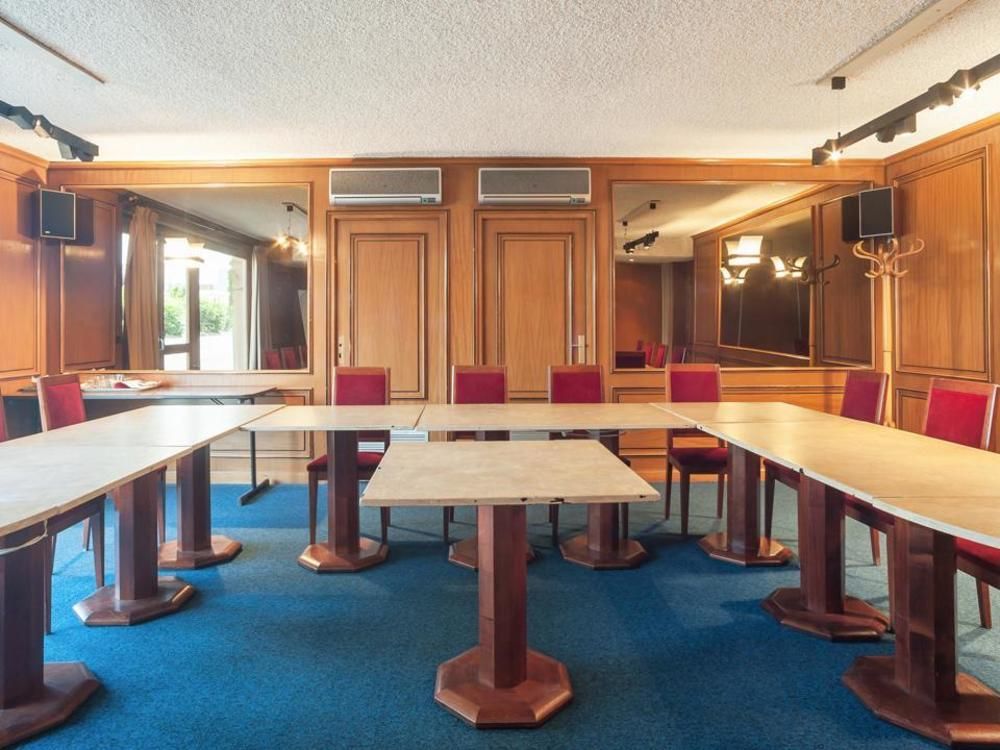 Hotel Newport ヴィルフランシュ・シュル・ソーヌ エクステリア 写真